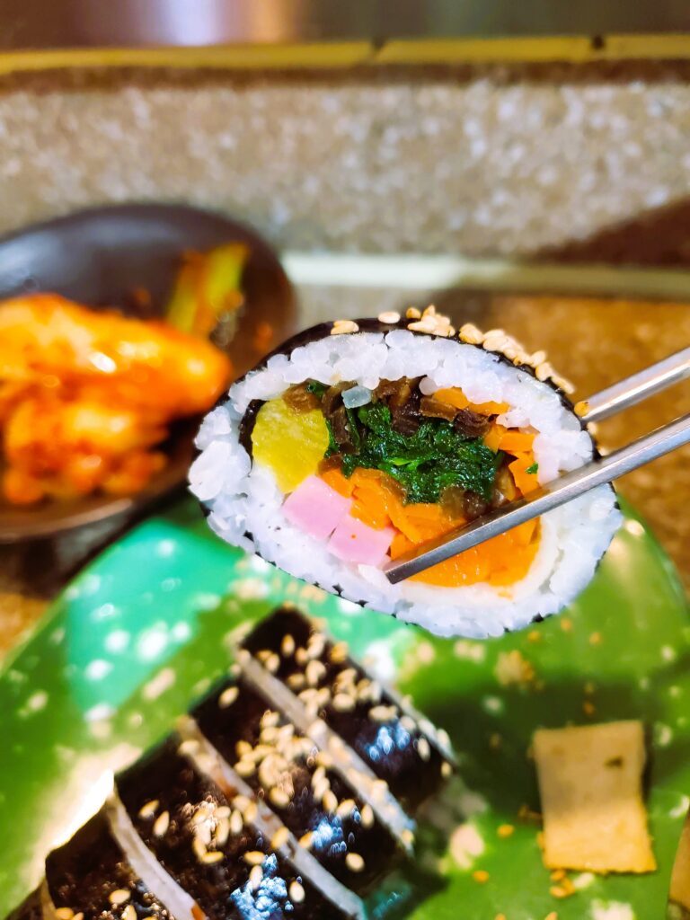 Gimbap from noodle stall near Yeonsinnae Station 